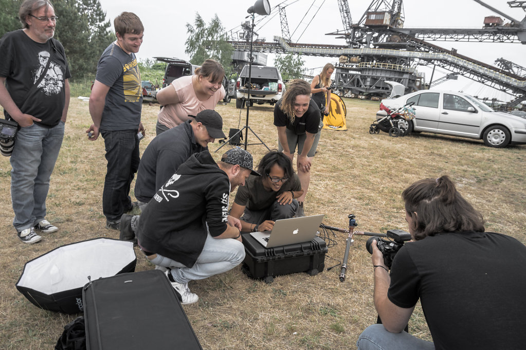 Everybody taking a look