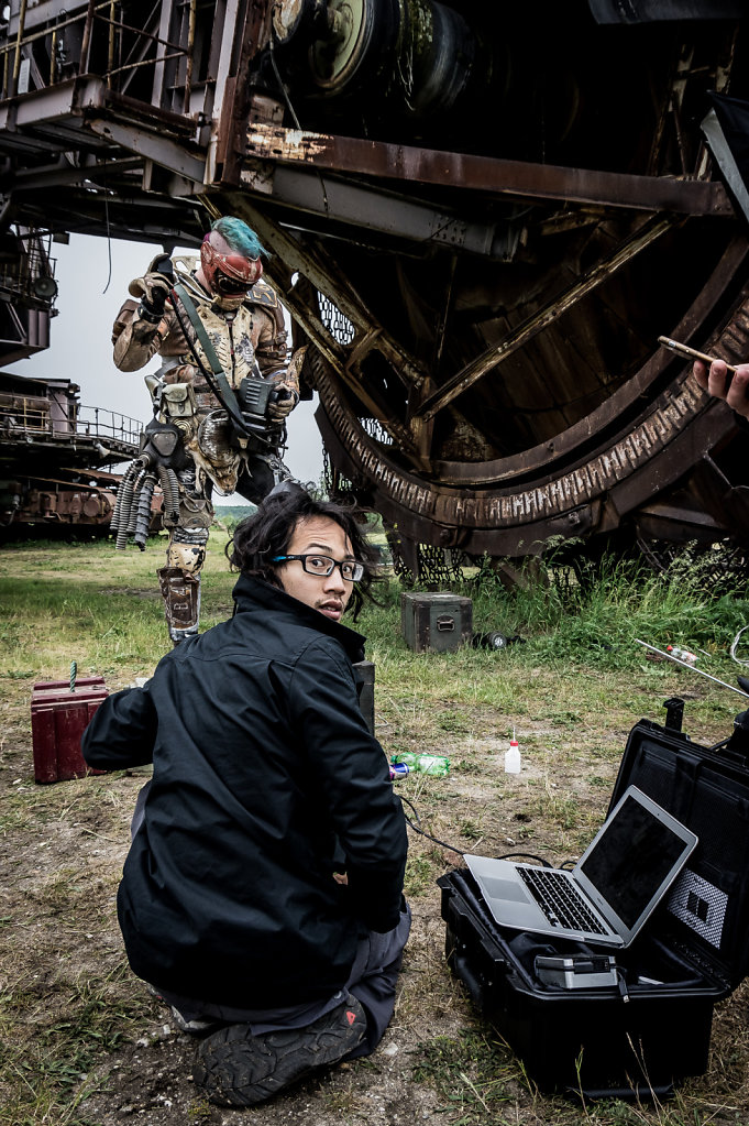 Get back to work, guys.