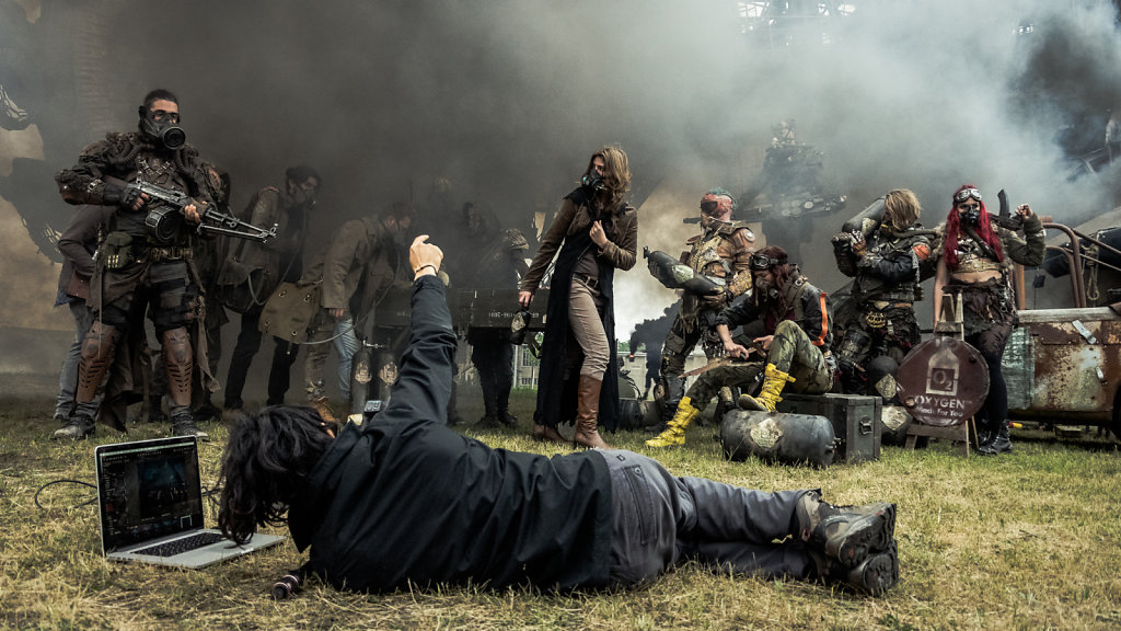 Directing the mass shot